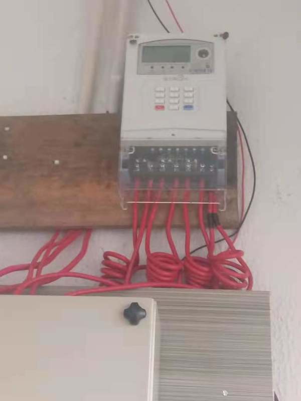 Устройство для испытаний электрических счетчиков частоты 50 Гц со стандартным протоколом STS для длительных и долговременных испытаний