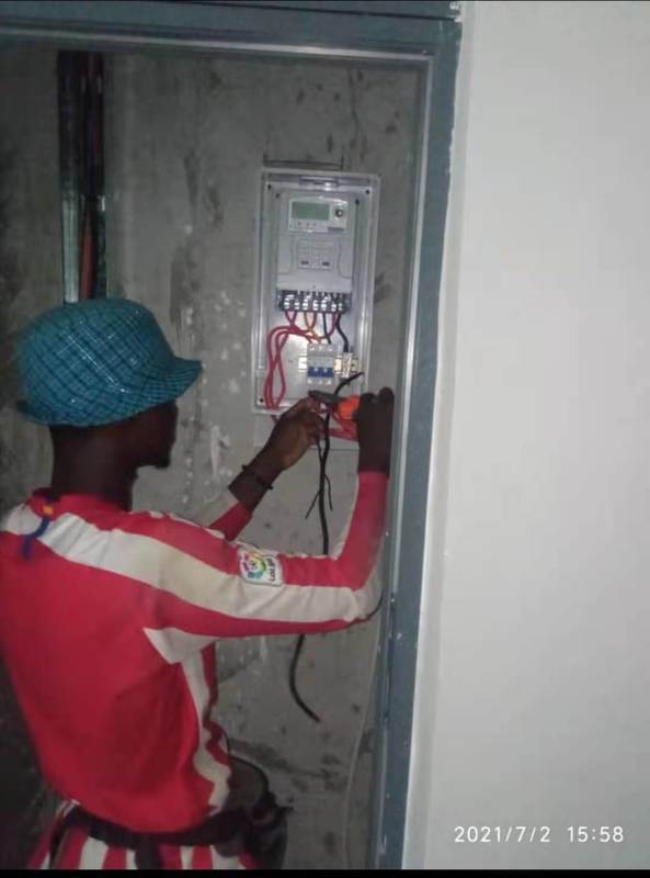 Устройство для испытаний электрических счетчиков частоты 50 Гц со стандартным протоколом STS для длительных и долговременных испытаний