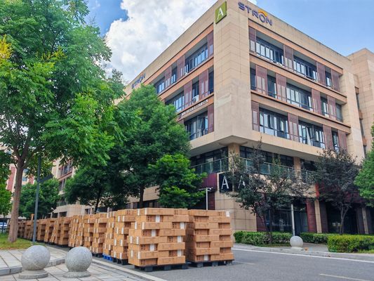 Температурный диапазон минус 10 до 55 градусов по Цельсию Промышленный счетчик потока воды Предоплаченный режим Решение измерения потока для промышленности